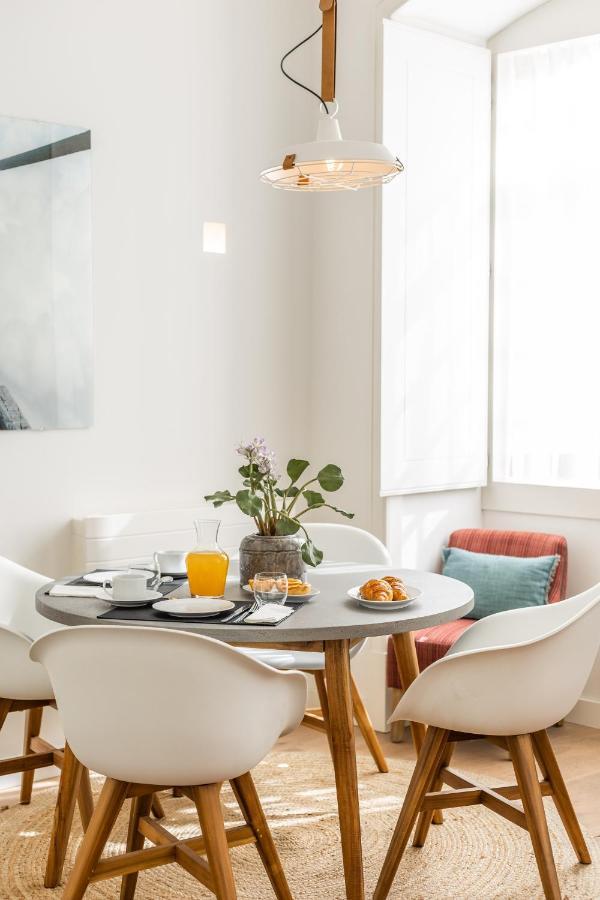 Chic Tailor Made Flat In Chiado Apartamento Lisboa